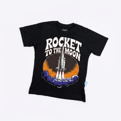 Kaos Roket ke Bulan - warna Hitam