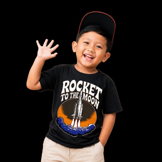 Anak ceria memakai t-shirt premium Gamaliel Kids Store